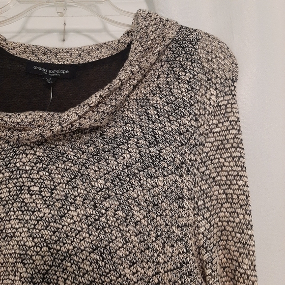 Green Envelope Layered Sweater - Picture 10 of 14